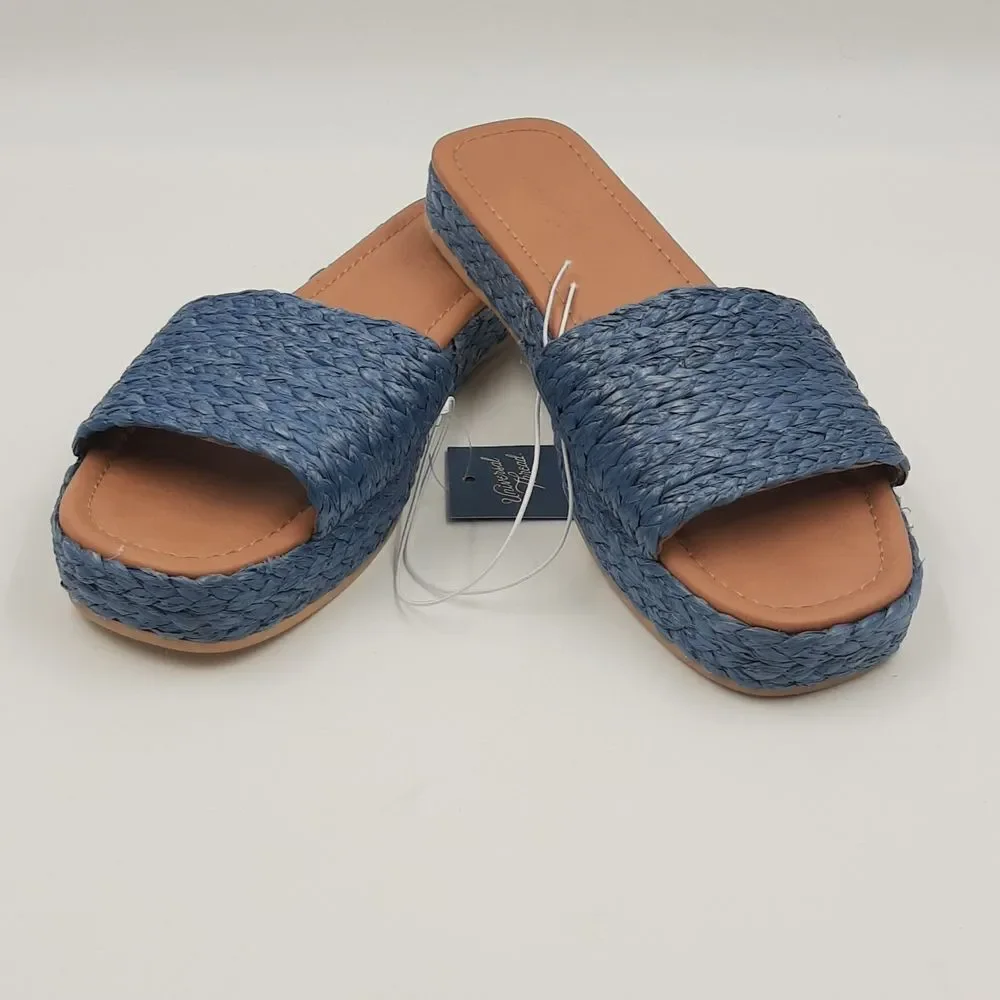 Universal Thread Woven Slip On Blue Sandals Size 7